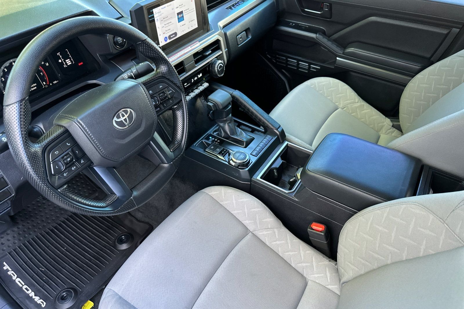 Used 2025  Toyota SR5 image 10