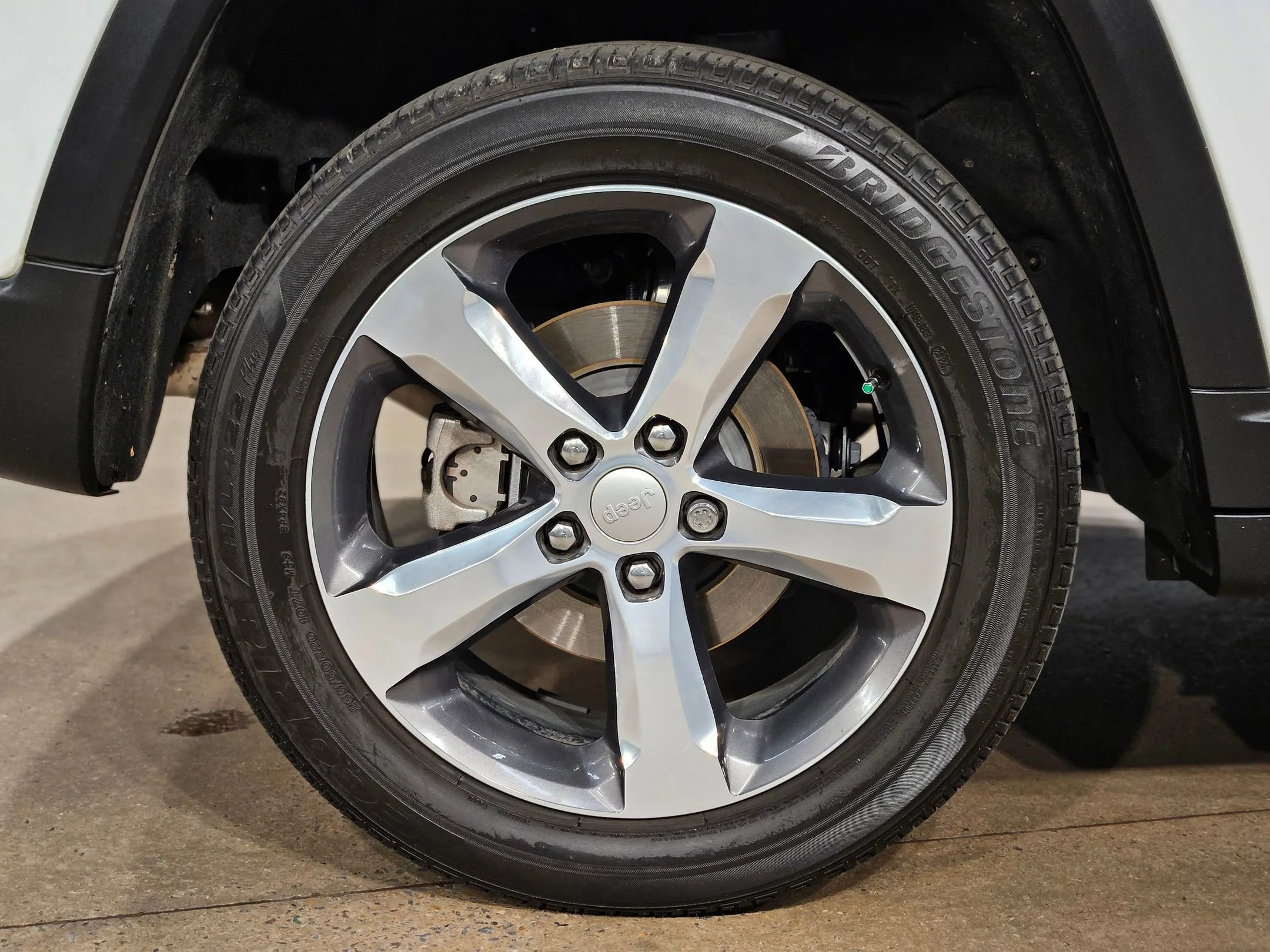 Used 2025 Bright White Clearcoat Jeep Limited image 17