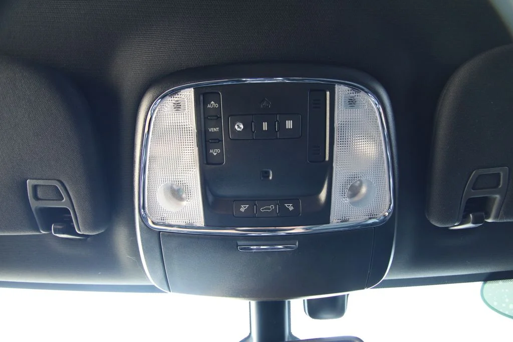 Used 2018 White Jeep Limited image 36