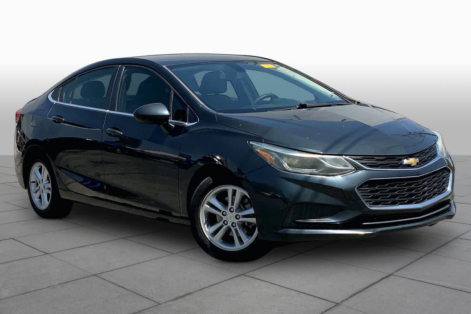 Used 2018 Graphite Metallic Chevrolet LT image 3