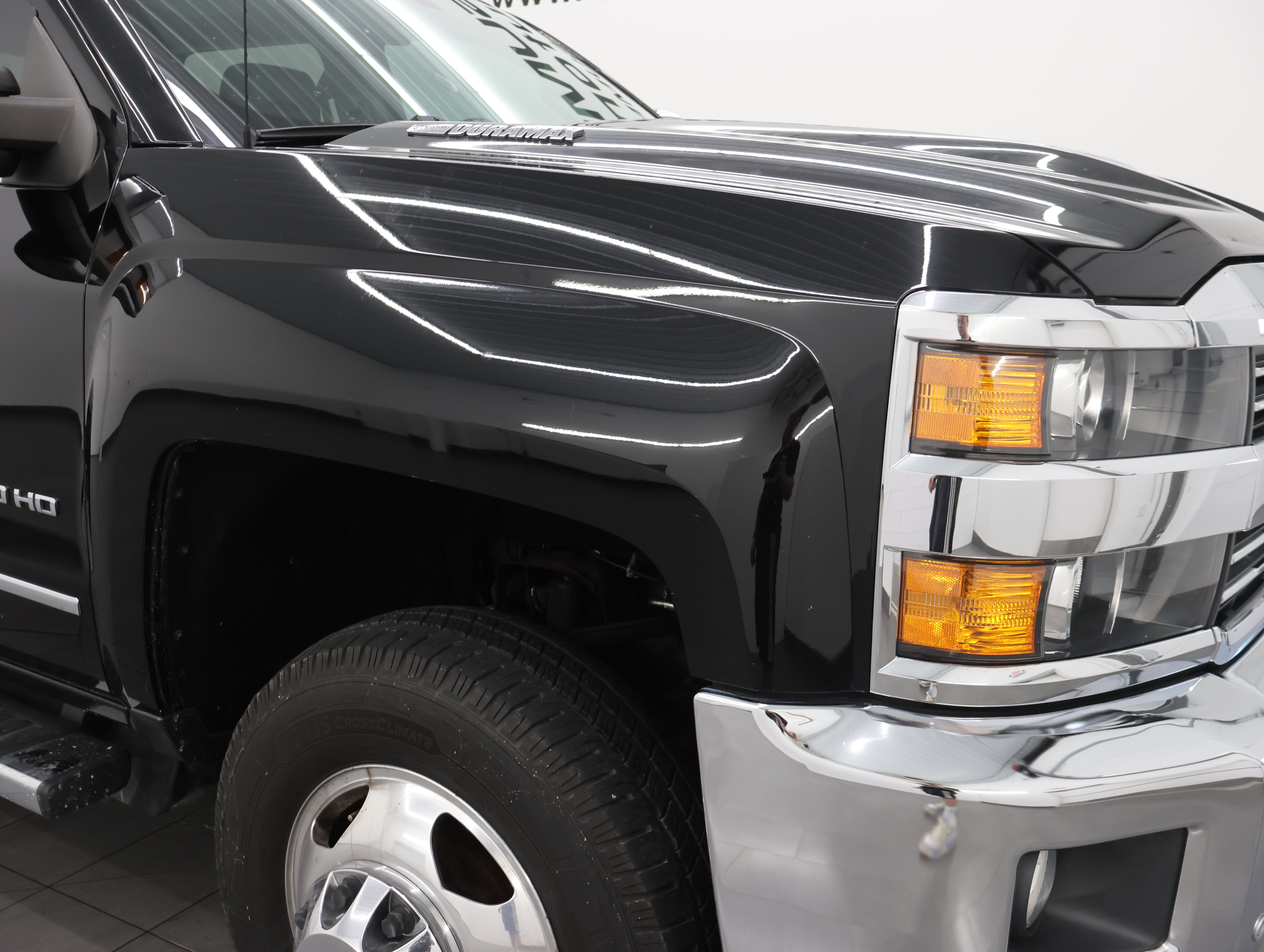 Used 2017 Black Chevrolet 4x4 Crew Cab LTZ DRW: CREW-LONG-DRW-LTZ-6.6L L5P DIESEL-NAV-HEAT/COOL SEATS-BACKUP CAM image 23