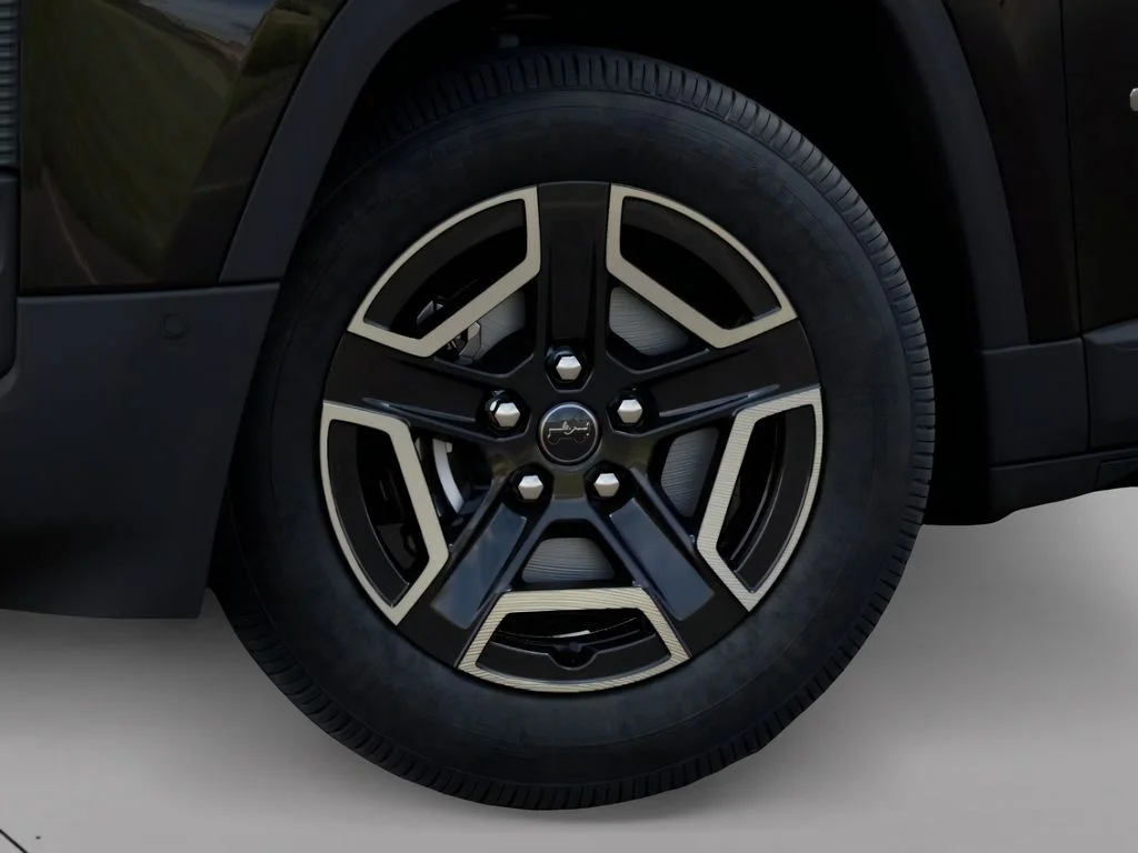New 2026 Diamond Black Crystal Pearl-Coat Exterior Paint Jeep Laredo image 8