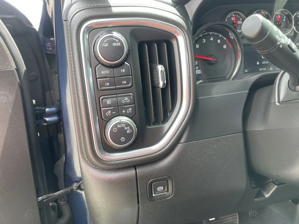 Used 2020 Northsky Blue Metallic Chevrolet RST image 17
