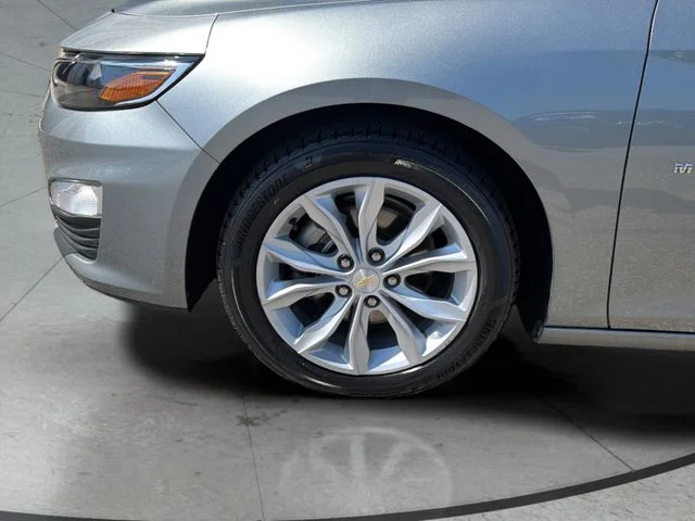 Used 2025 Gray Chevrolet LT image 28