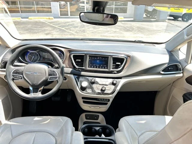 Used 2021 White Chrysler LXI image 21