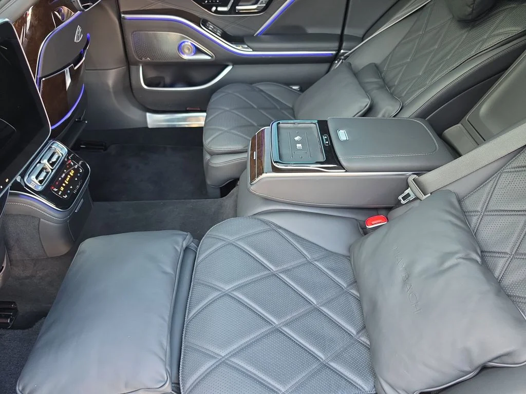 Used 2021 Black Mercedes-Benz Maybach S 580 image 16