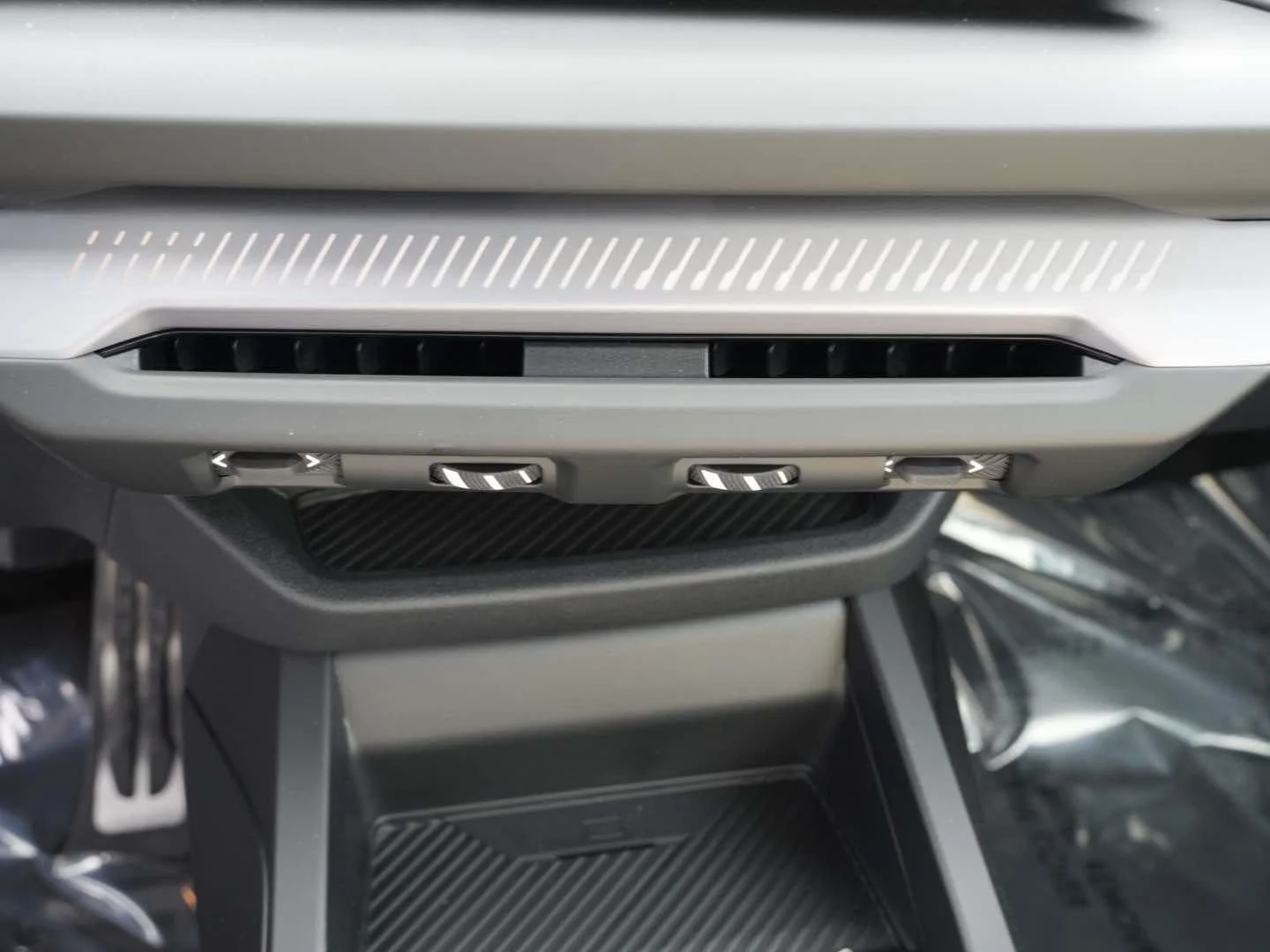 2026 BMW 2 Series 228 - Photo 21