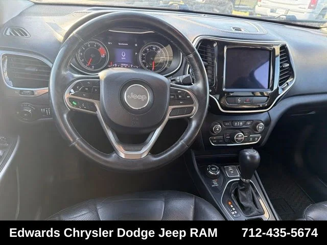 Used 2019 Gray Jeep Limited image 26