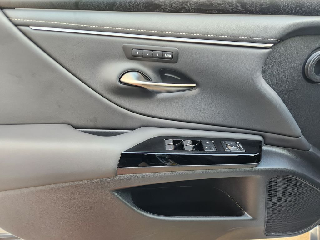 Certified Used 2023 Iridium Lexus 350 image 23