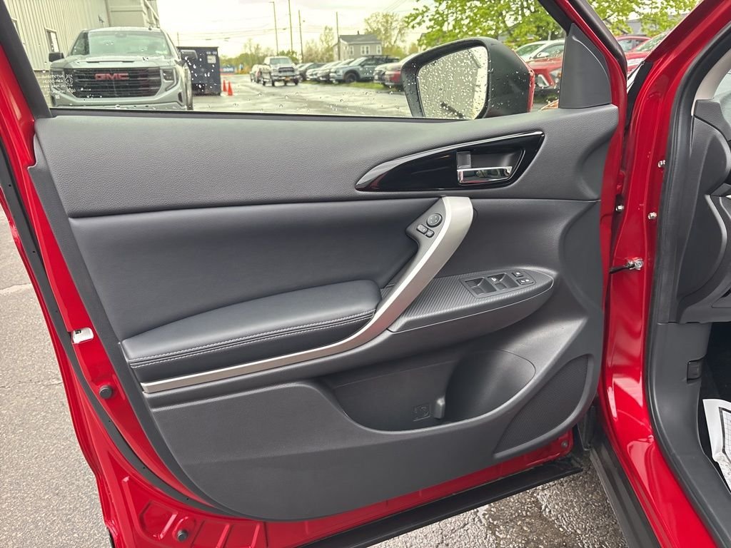 Used 2024 Red Mitsubishi SE image 14
