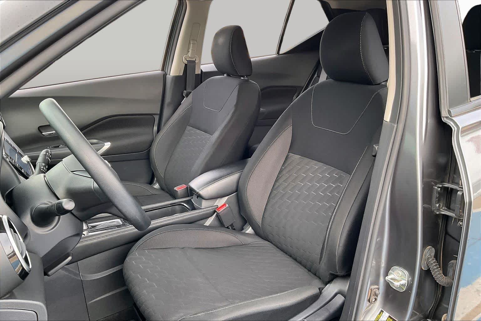 Pre-Owned 2024 Nissan Kicks SV