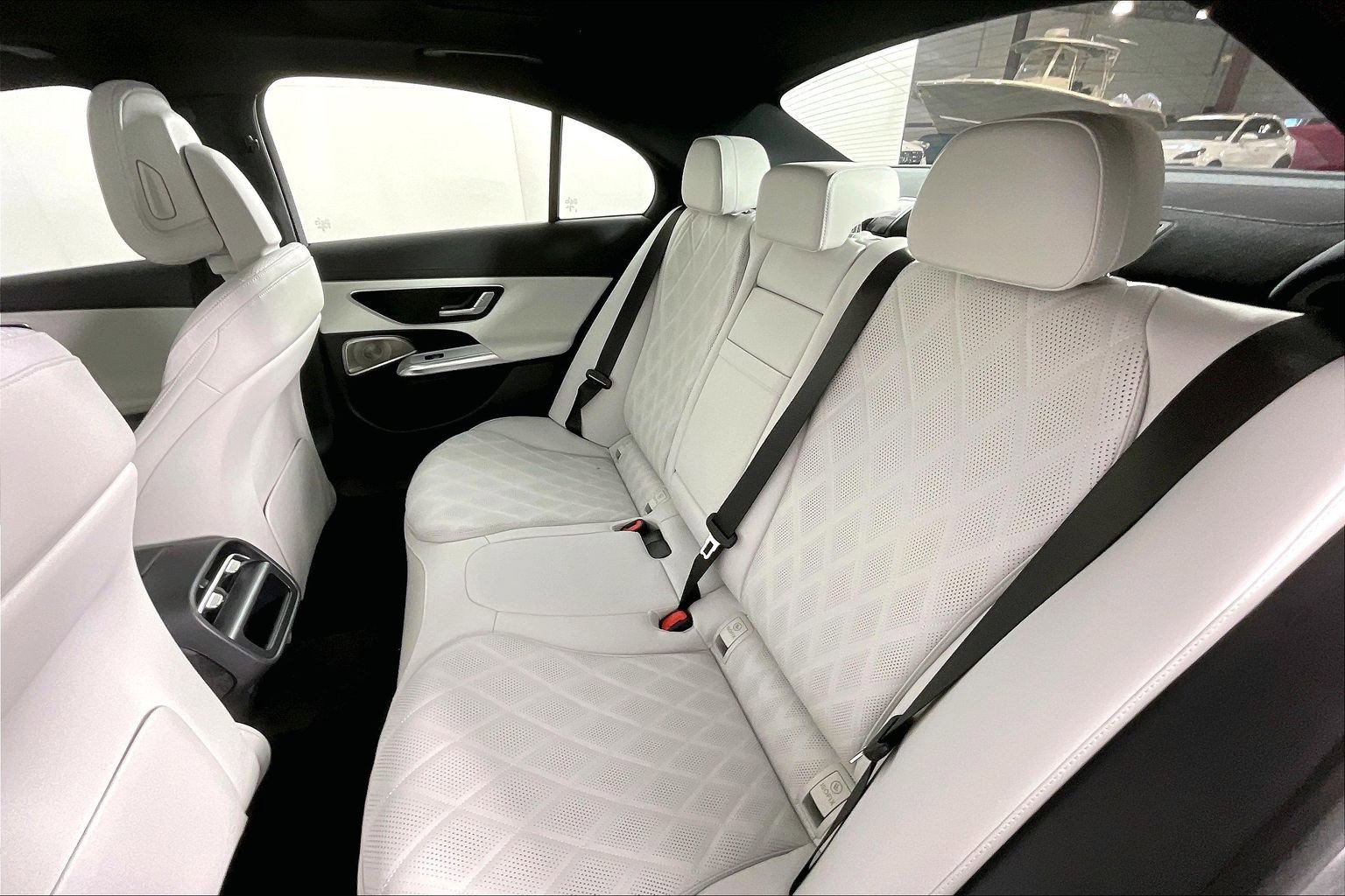 New 2026 MANUFAKTUR Alpine Grey Mercedes-Benz E 350 image 23