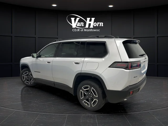 New 2026 Silver Zynith Clear-Coat Exterior Paint Jeep Limited image 5
