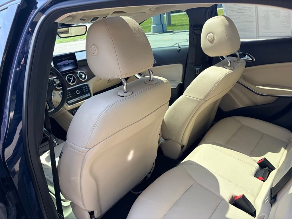 Used 2018 Lunar Blue Metallic Mercedes-Benz GLA 250 image 17