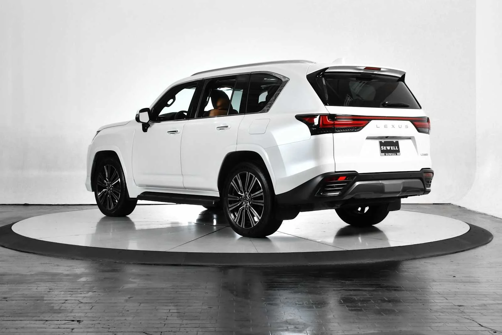 Certified Used 2026 SONIC QUARTZ Lexus Luxury image 4