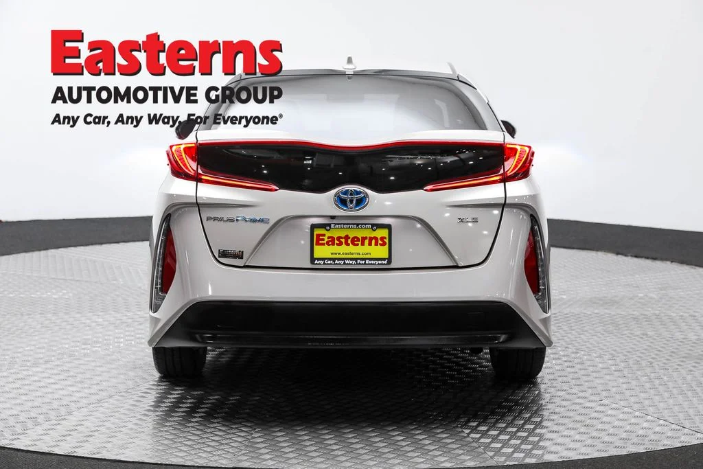 Used 2020 Gray Toyota XLE image 6