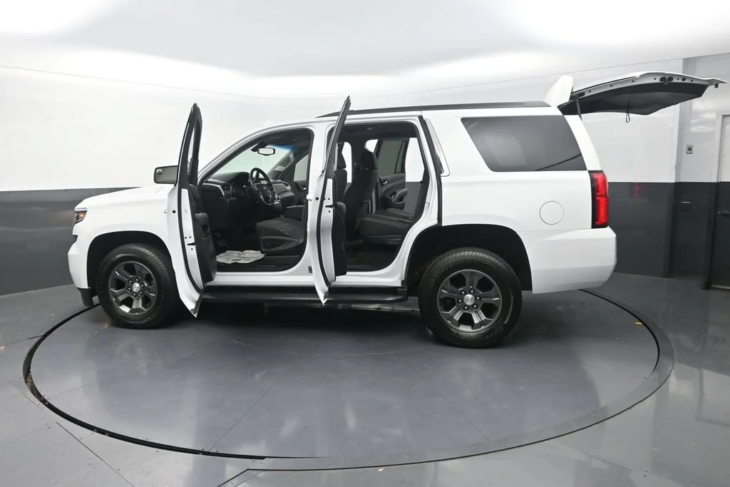 Used 2018 White Chevrolet LS image 32