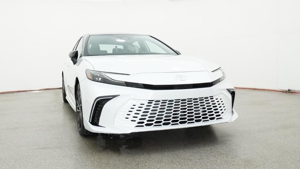 New 2026 Wind Chill Pearl with Midnight Black Metallic roof Toyota XSE image 7
