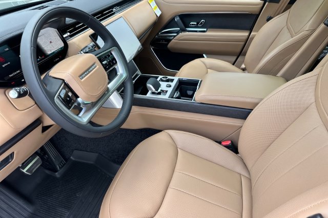 New 2027 Carpathian Grey Land Rover SE image 9