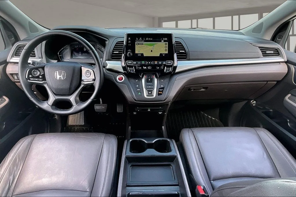 Used 2019 White Honda Touring image 7