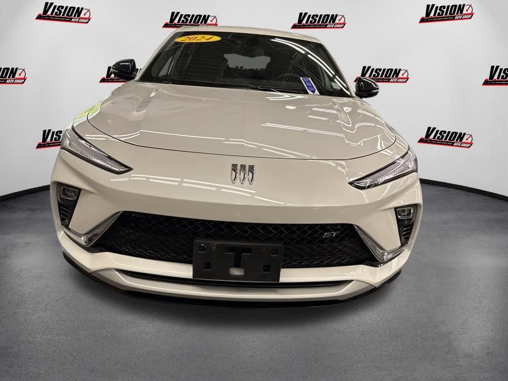 Used 2024 White Buick Sport Touring image 2