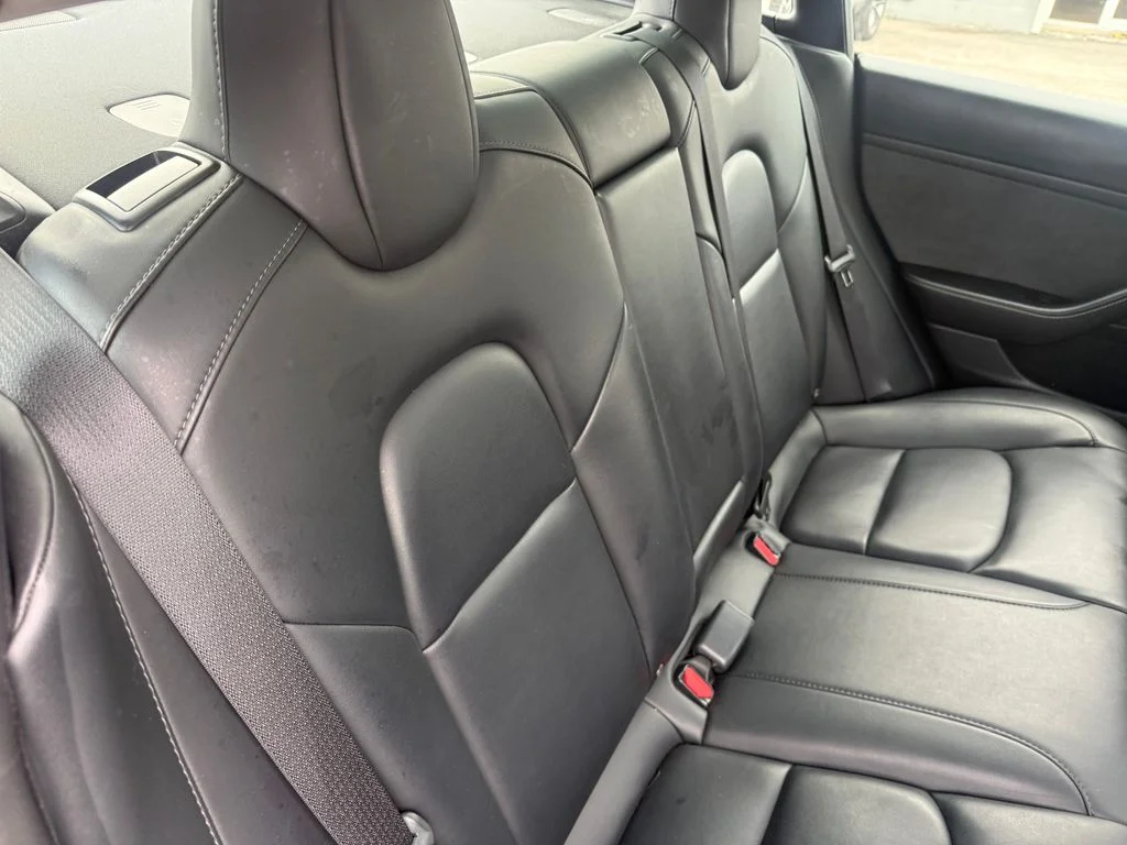 Used 2022  Tesla Base image 30