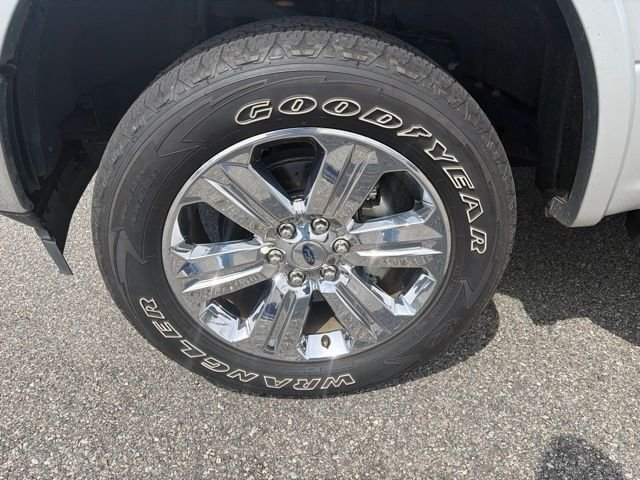 Used 2019 Silver Ford Lariat image 9