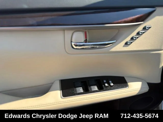 Used 2016 Beige Lexus 350 image 14