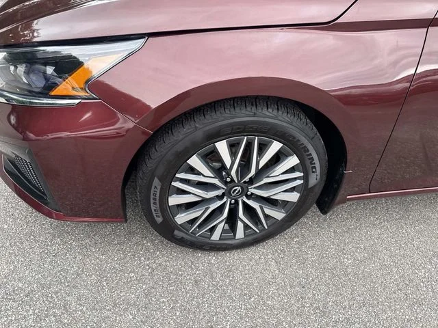 Used 2024  Nissan 2.5 SV image 14