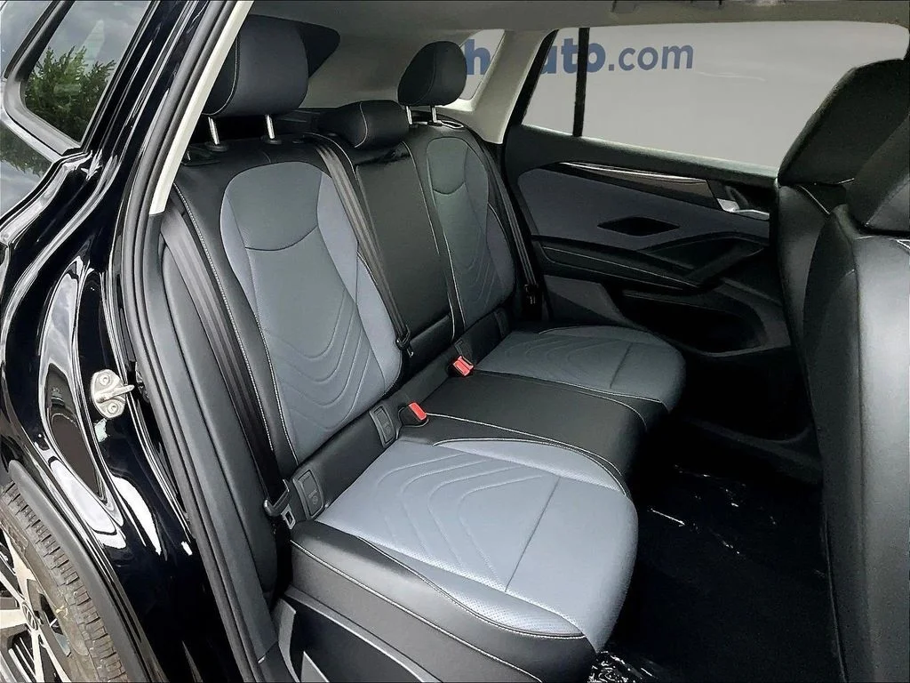 New 2026 Black Volkswagen 2.0T SE image 10