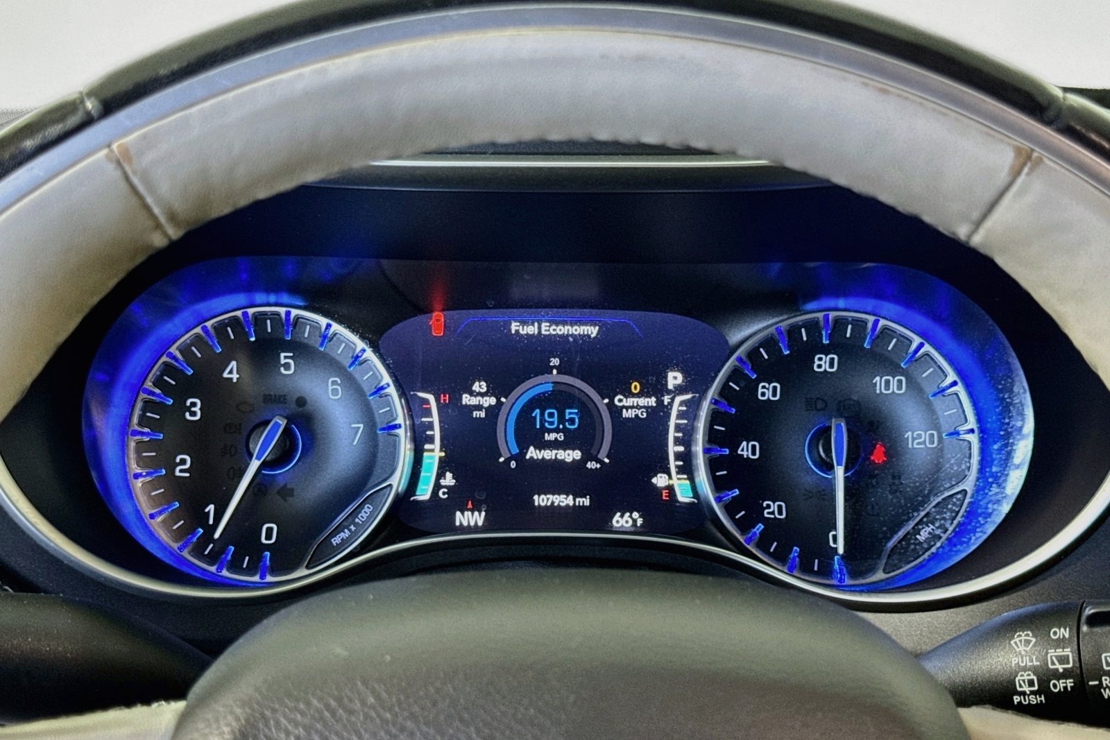 Used 2020 Granite Crystal Metallic Clearcoat Chrysler Limited image 12