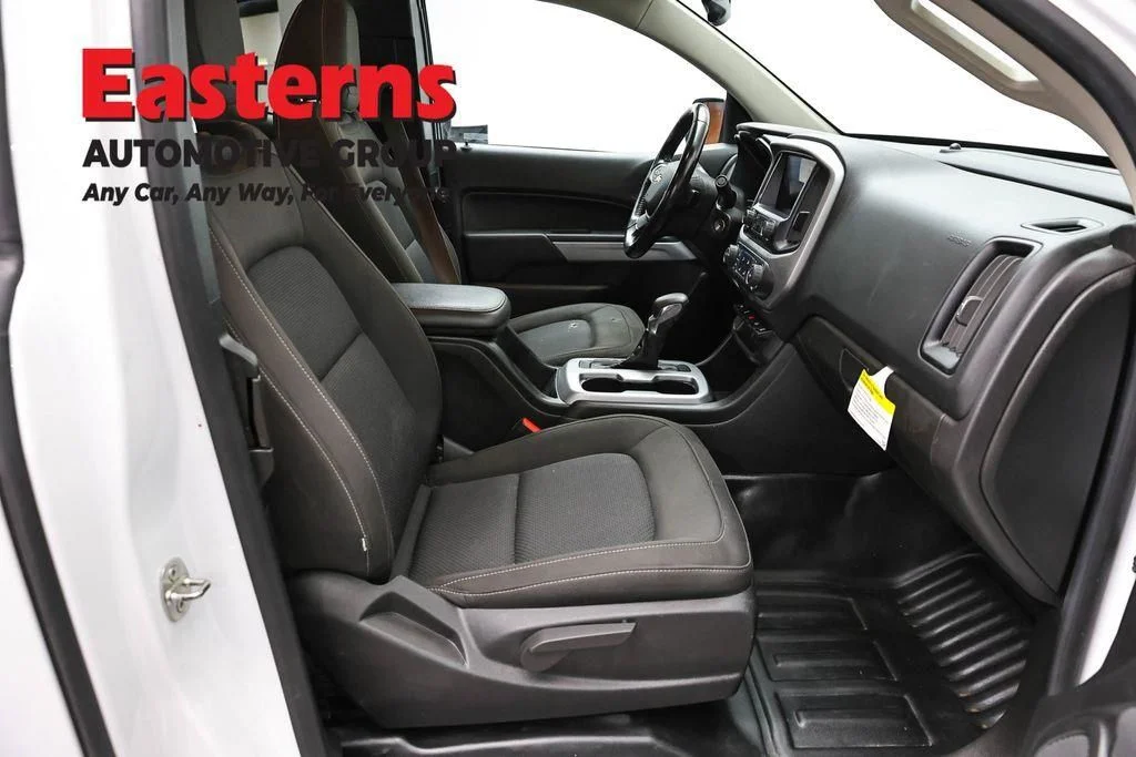 Used 2022 White Chevrolet LT image 26