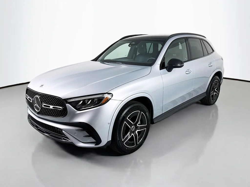 Certified Used 2026  Mercedes-Benz GLC 300 image 1