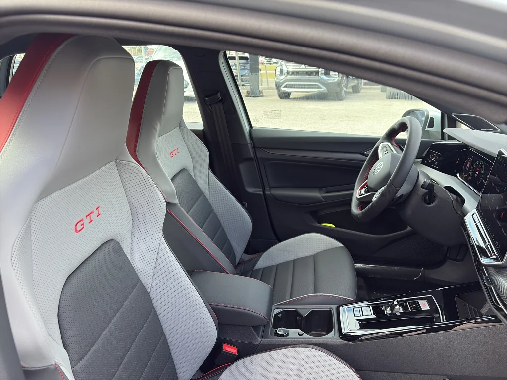 New 2026 Alpine Silver Metallic Volkswagen 2.0T SE DSG image 9