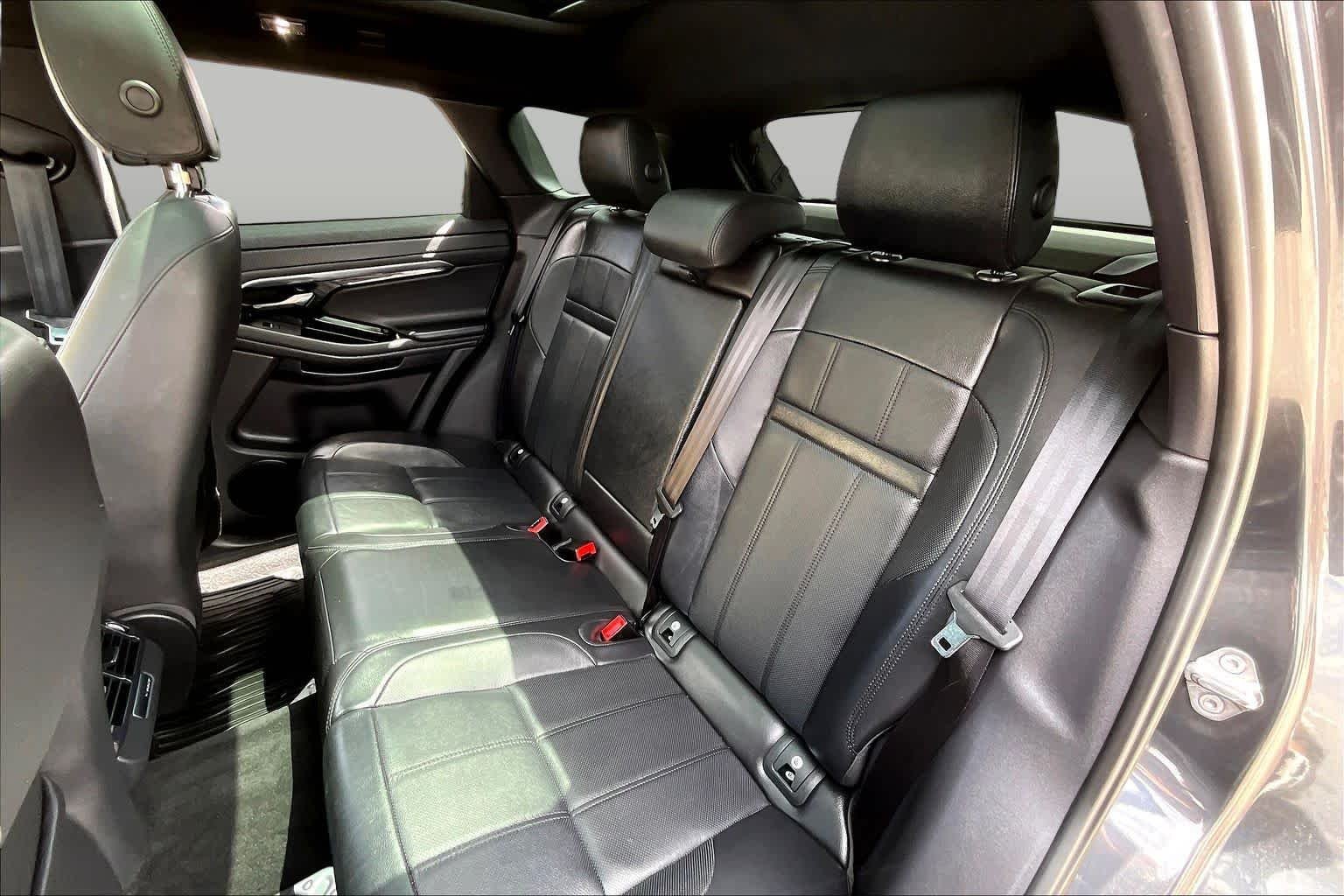 Used 2023 Santorini Black Metallic Land Rover R-Dynamic S image 19