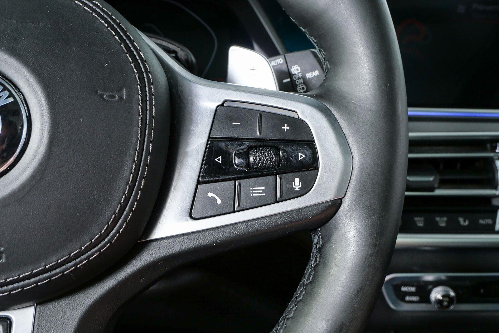 Used 2019 Tanzanite Blue II Metallic BMW xDrive40i image 12