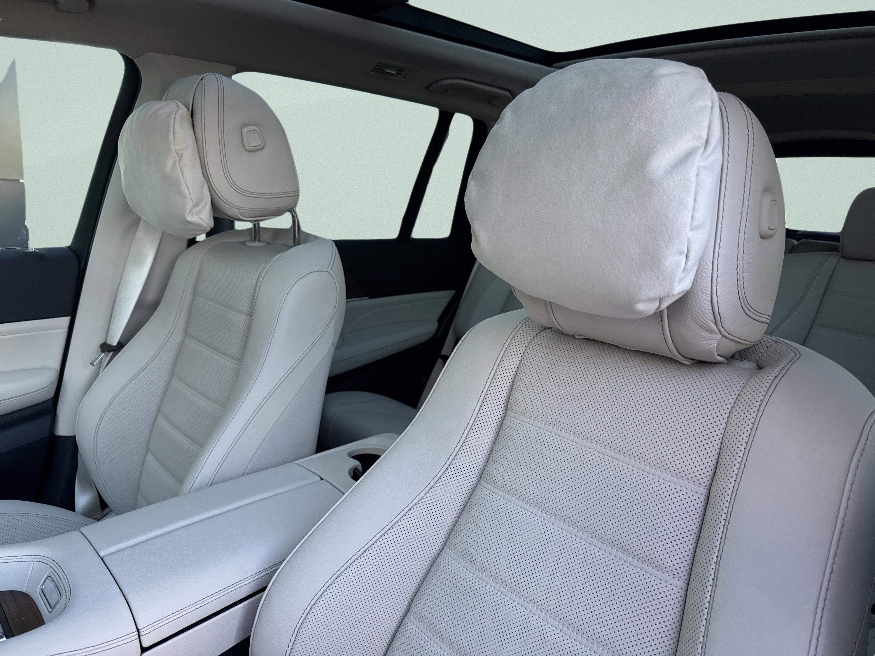 Used 2026 Polar White Mercedes-Benz GLS 450 image 16