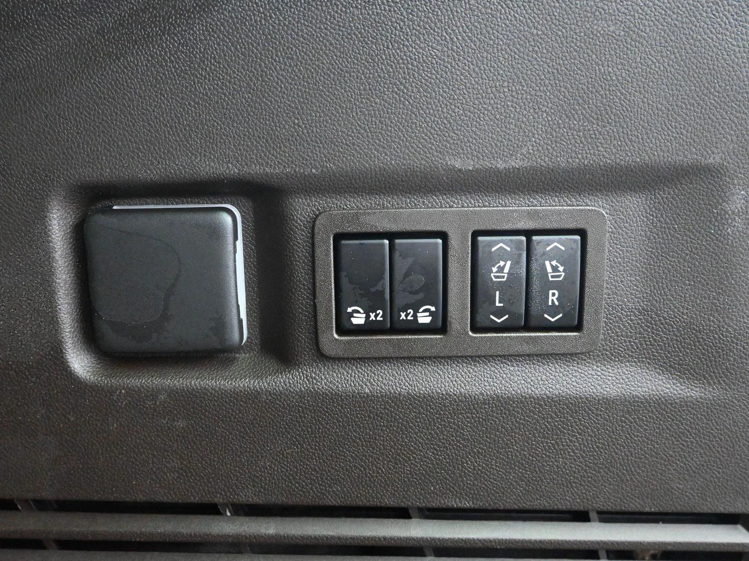 Used 2022 Summit White GMC SLT image 22