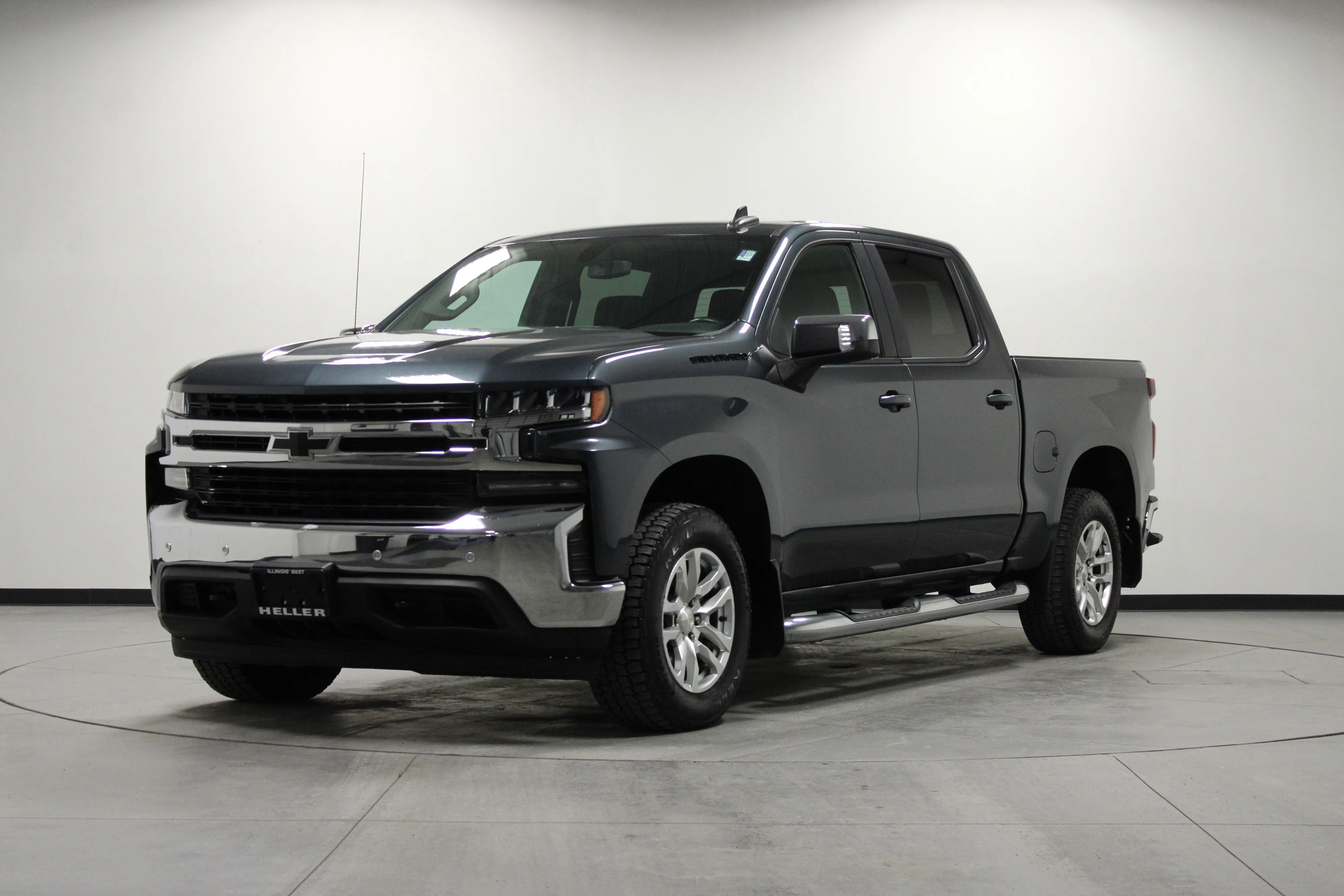 Used 2020 Shadow Gray Metallic Chevrolet LT image 8
