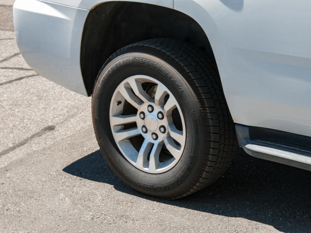 Used 2019 Summit White Chevrolet LT image 4