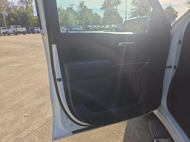 Used 2020 White GMC SLT image 11