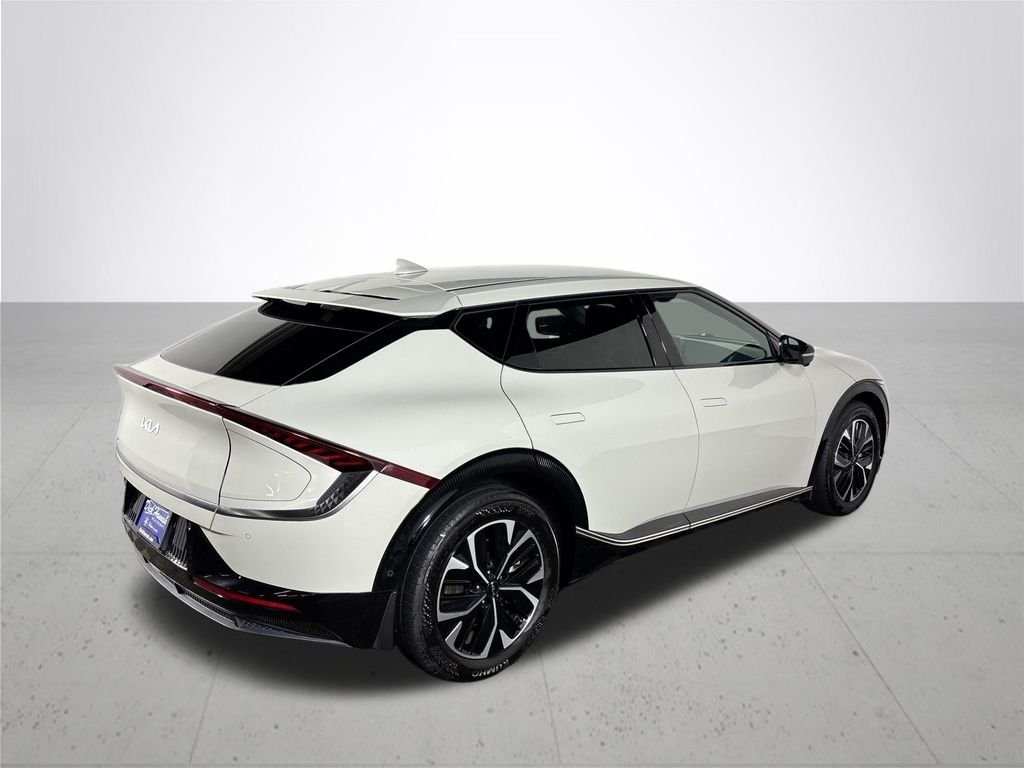 Used 2023 White Kia Wind image 6