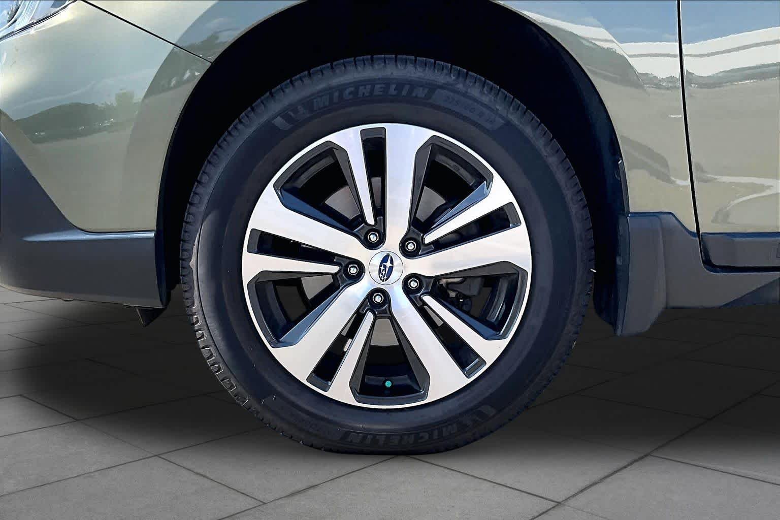 Used 2018 Wilderness Green Metallic Subaru Limited image 10