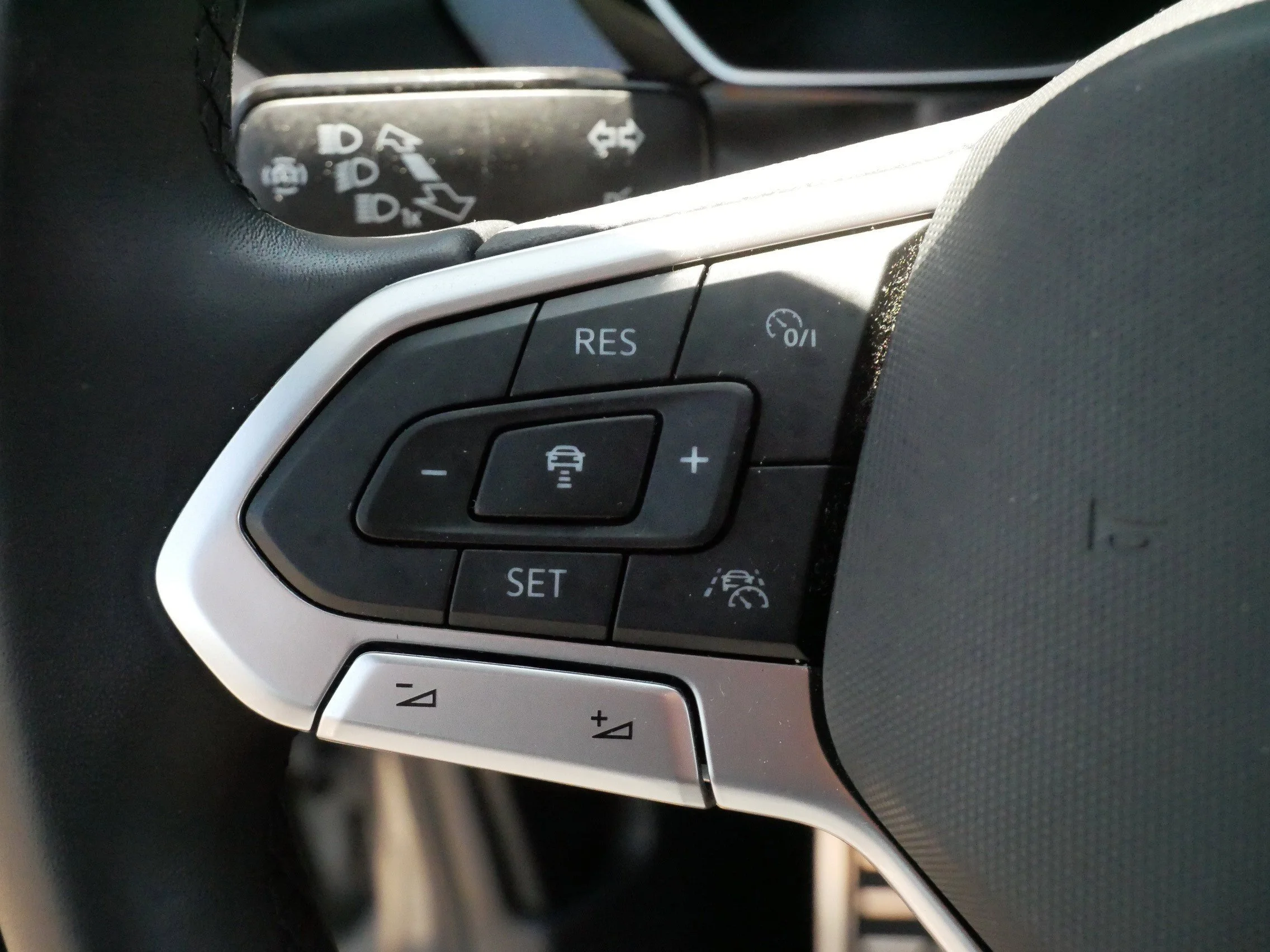 Certified Used 2023 Platinum Gray Metallic Volkswagen Sport image 25