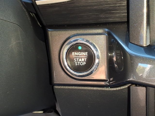 Used 2022 Black Metallic Ford XLT image 27