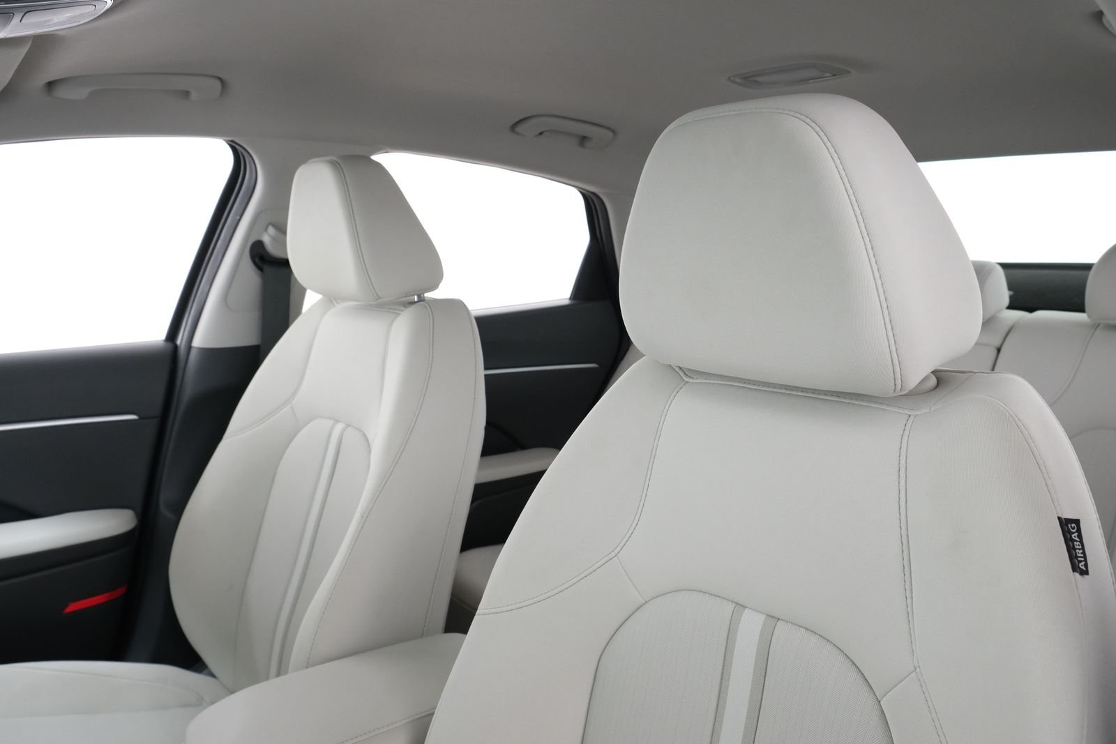 Used 2025 Portofino Gray Hyundai SEL image 29