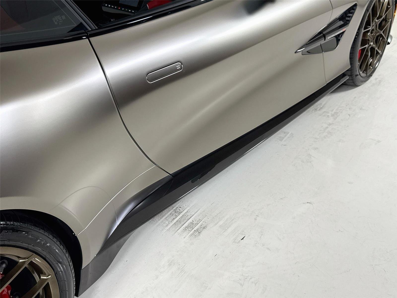 Used 2025  Aston Martin  image 36
