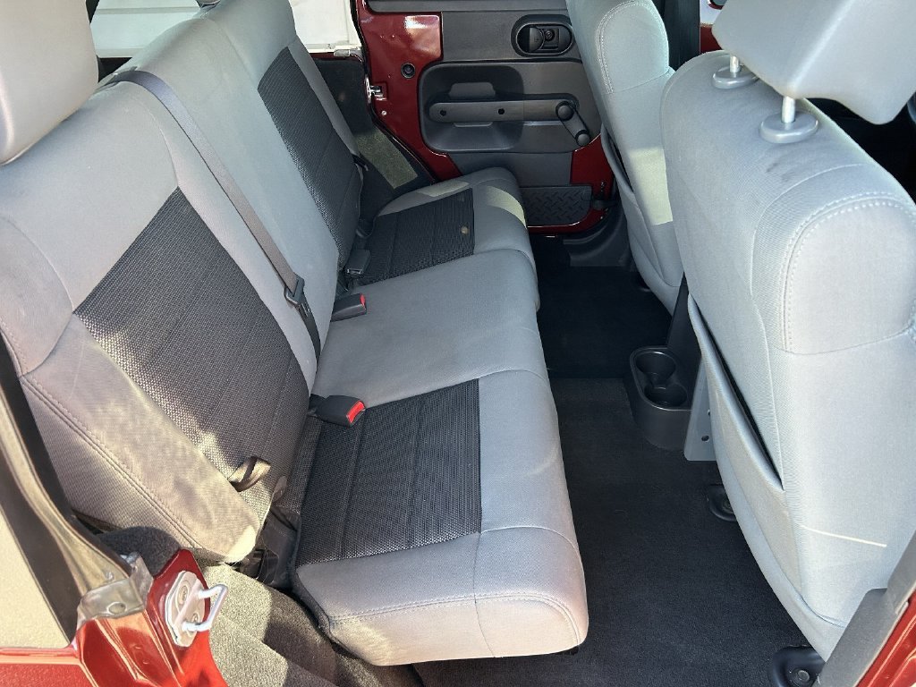 Used 2010  Jeep Unlimited Sport image 14