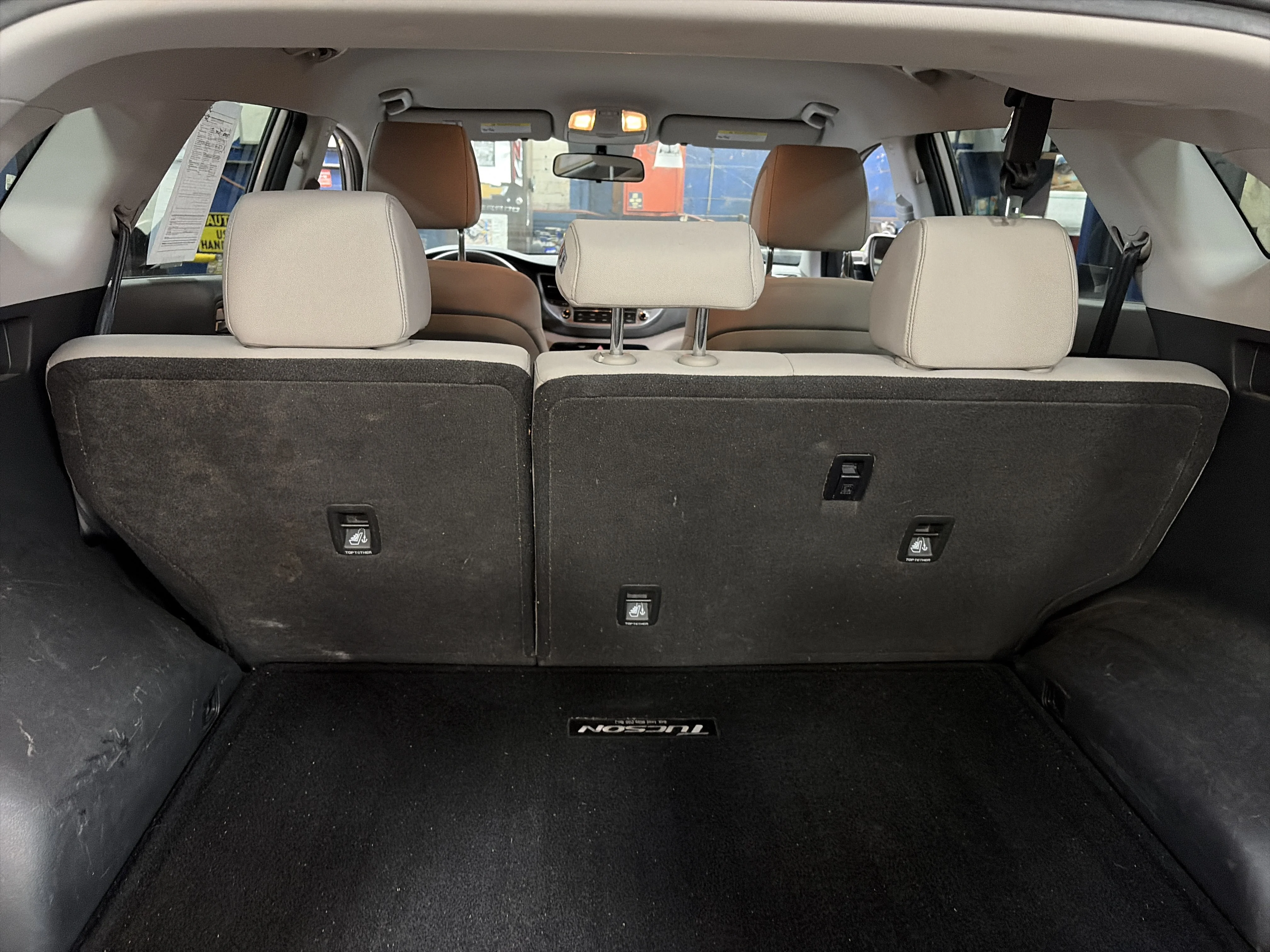 Used 2017 Molten Silver Hyundai SE image 13