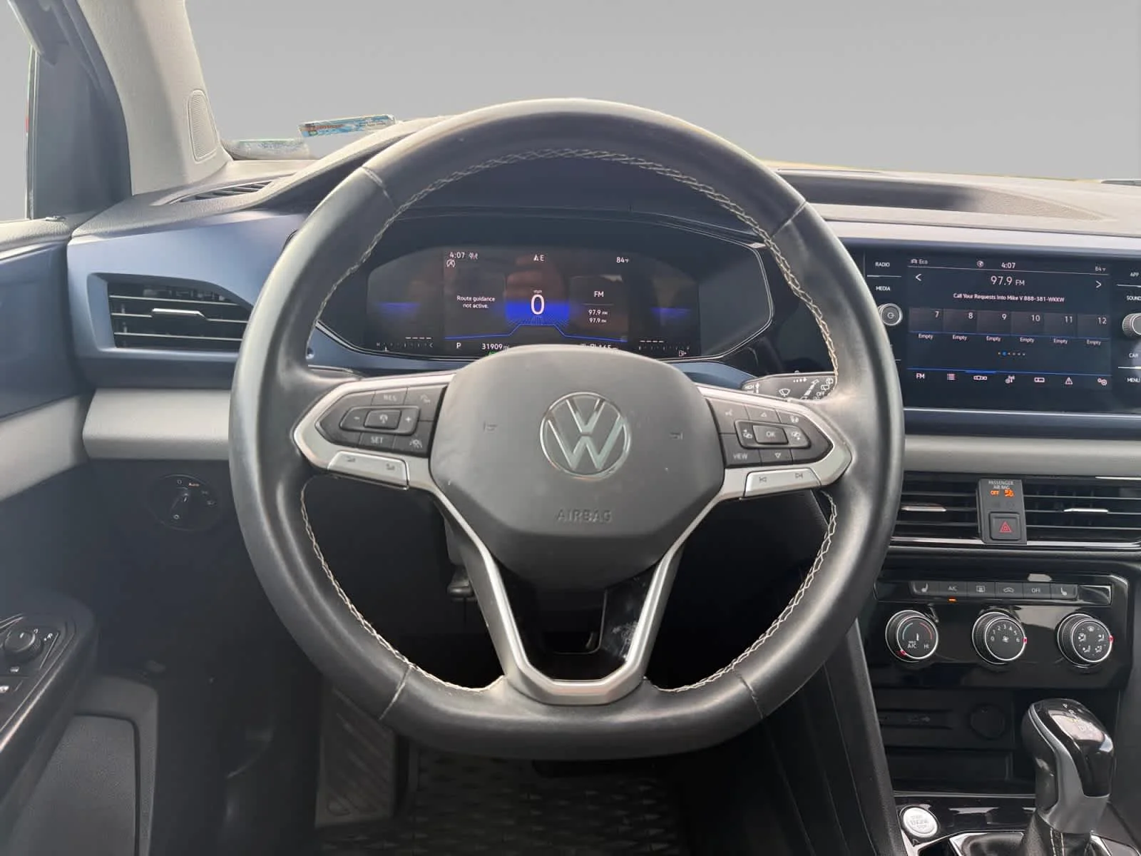 Used 2023 Deep Black Pearl Volkswagen SE image 13
